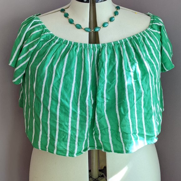 Forever 21 Tops - F21+ green striped flowy crop top w/ some stretch